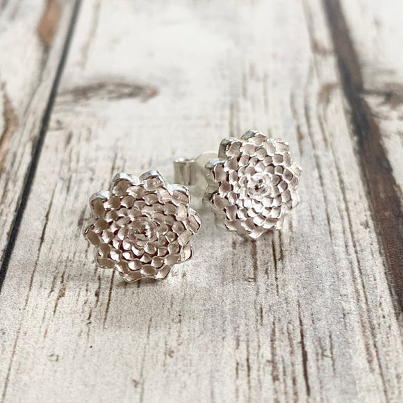 Flower studs