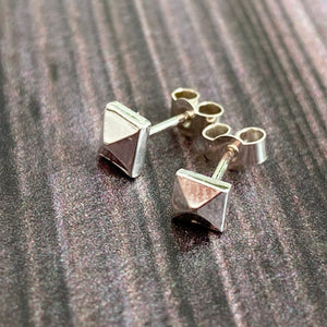silver pyramid studs