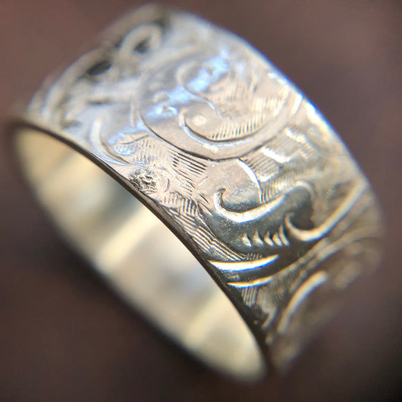 silver engraved ring